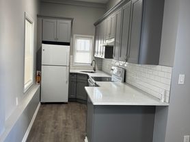 23 Collegeview Ave, Poughkeepsie, NY