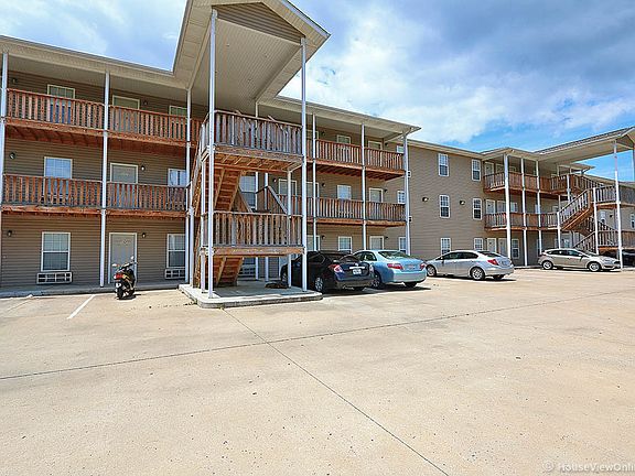 2nd image of 547 Olive St #103