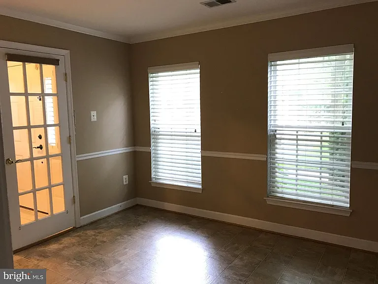 421 Leaning Oak St — Photo 3