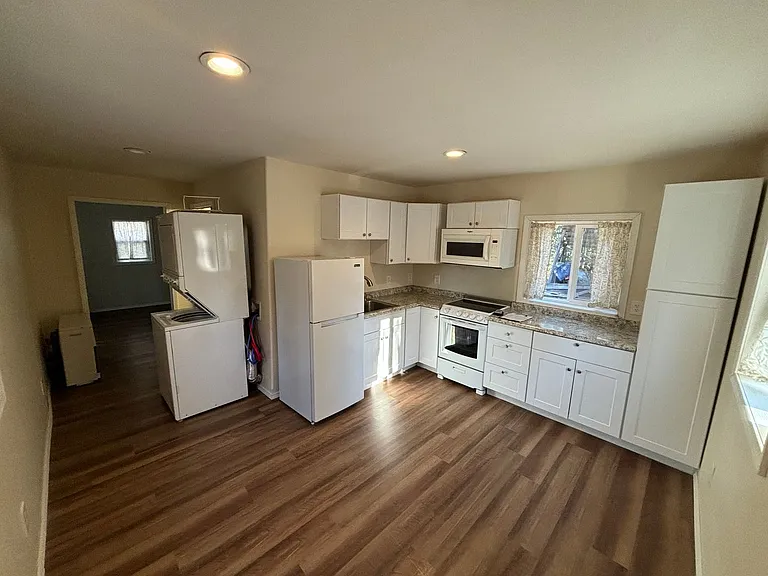3730 Lismore Cir — Photo 2