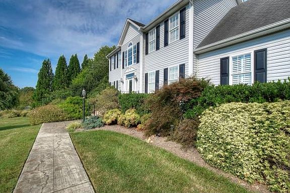 5th image of 109 Heritage Ct