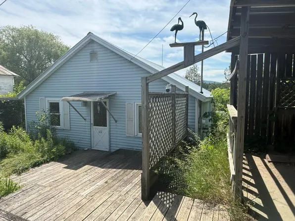 169 Pleasant St, Keeseville, NY 12944