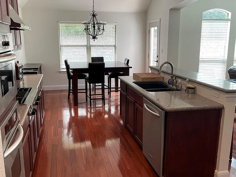 7609 Covered Bridge Dr — Photo 9