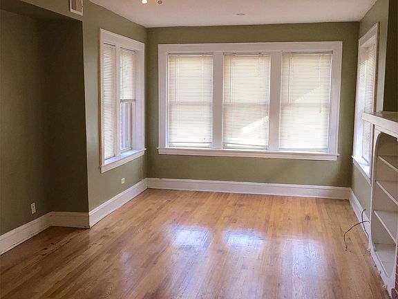 2nd image of 2513 W Gunnison St #2