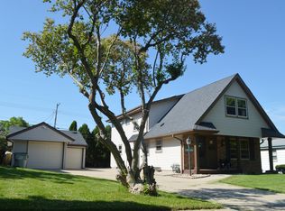 8807 W Tripoli Ave, Milwaukee, WI 53228