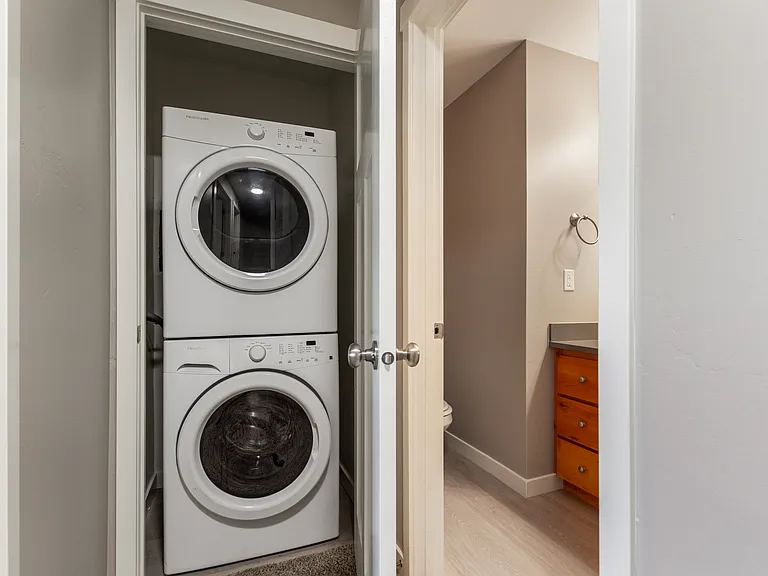 Meadowcreek Townhomes — Photo 9