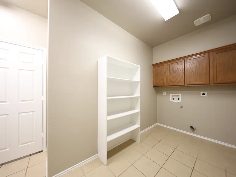 2203 Ryan Dr — Photo 30
