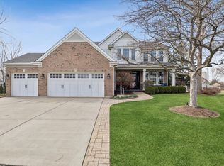 1 McKenzie Ct, Lake In The Hills, IL 60156