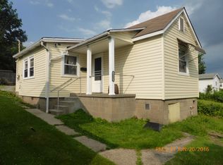 1608 1/2 Edgewood Ave, Coraopolis, PA 15108
