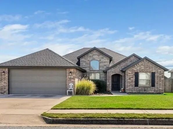 807 Sand St, Cave Springs, AR 72718