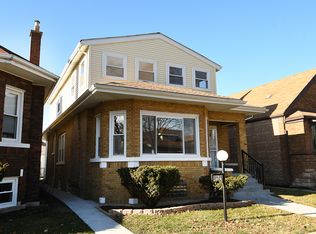 8424 S Crandon Ave, Chicago, IL 60617