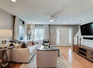 484 E 10th St, Indianapolis, IN