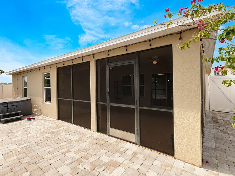 4602 Harvest Row Ln — Photo 35