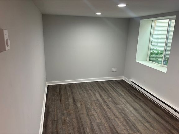 3rd image of 8 Vine St #17287622
