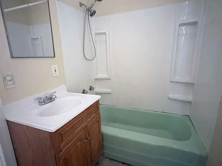 224 Lloyd St — Photo 11