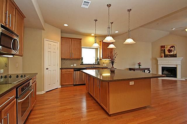 1st image of 7213 Sugarplum Dr