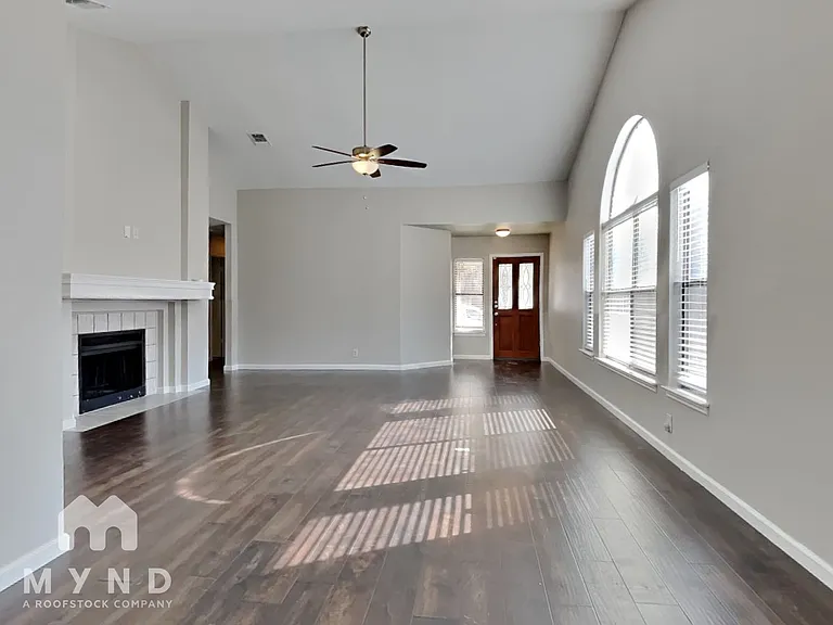 3403 Shallow Grv — Photo 2