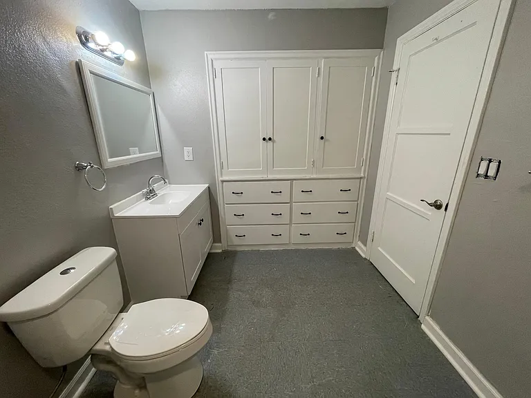 Bathroom - tons of built in storage
