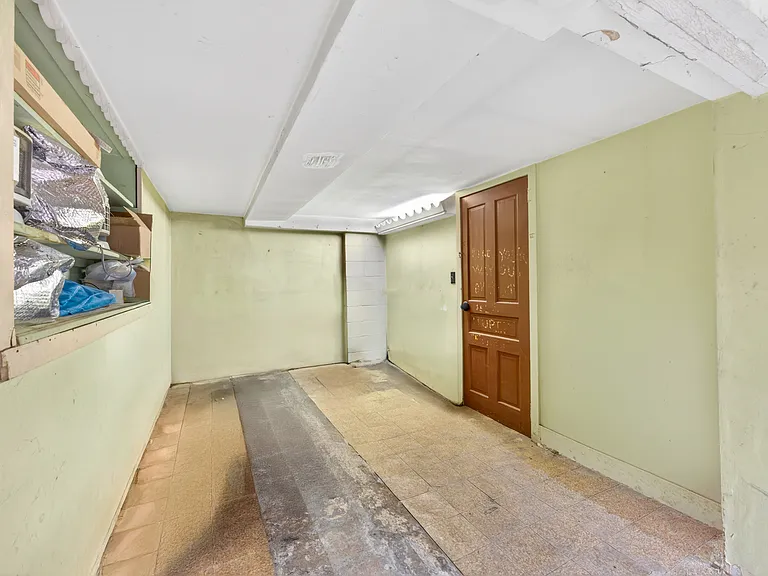 528 Packer St — Photo 23
