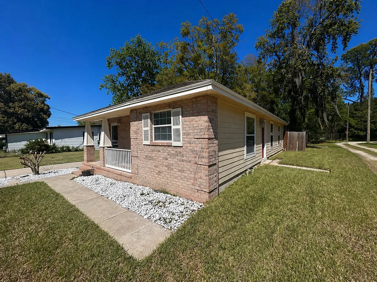 Building Photo - 5227 Bunche Dr