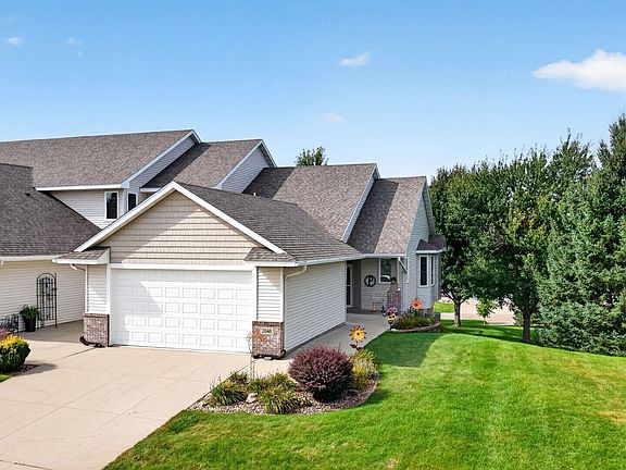 3rd image of 2048 Crimson Ridge Dr NW