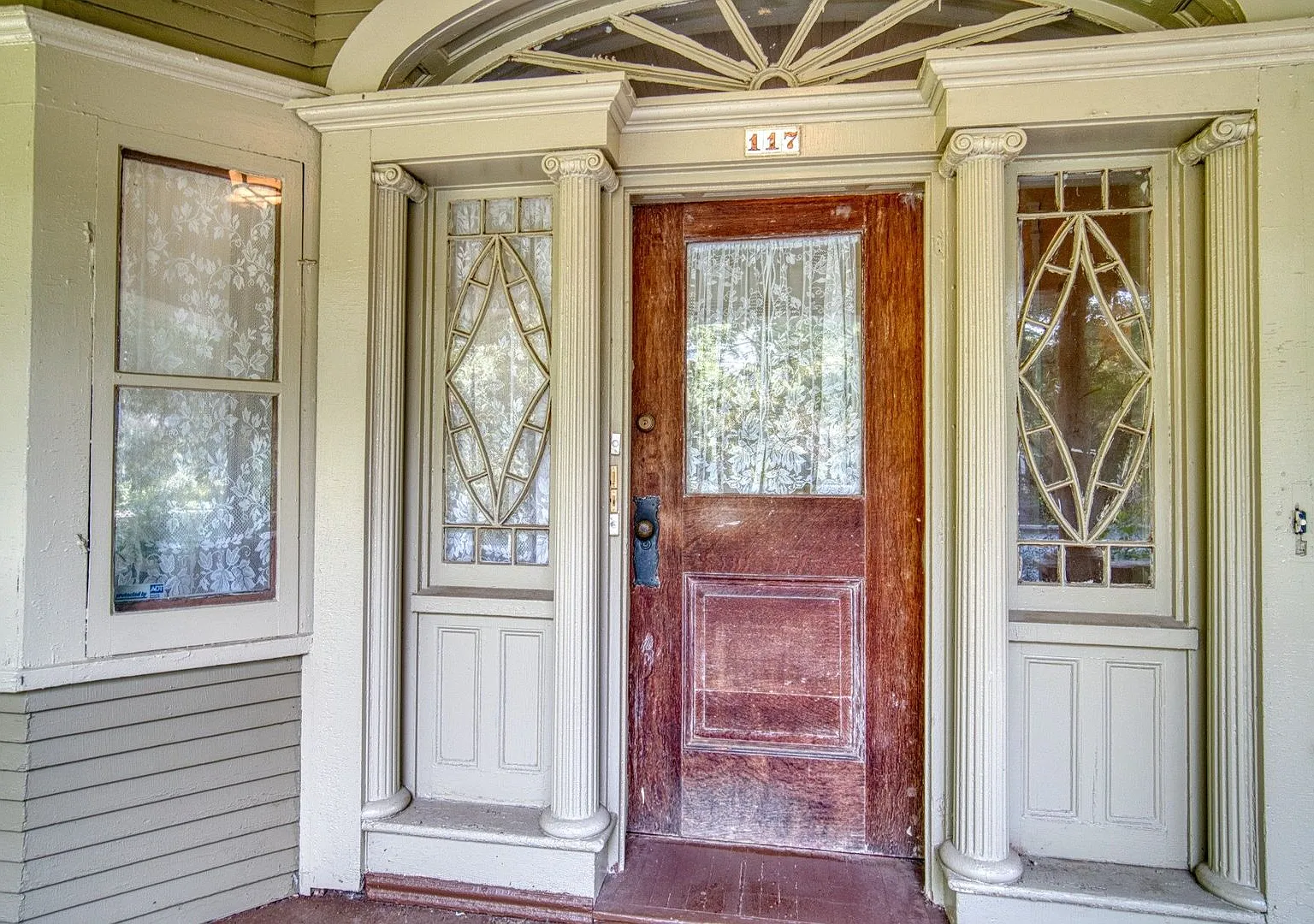 117 Concord Apt 1 - 8/1/2027 - Charming 1st. Fl. Apartment On Residential Street — Photo 1