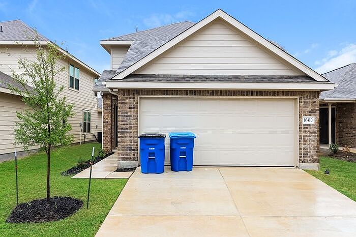 1st image of 10410 Clearwater Way