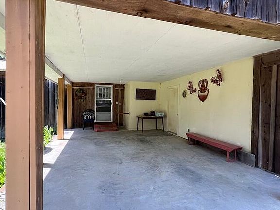 3rd image of 1189 Parish Line Rd