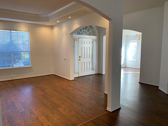 3rd image of 2229 Everglade Ct