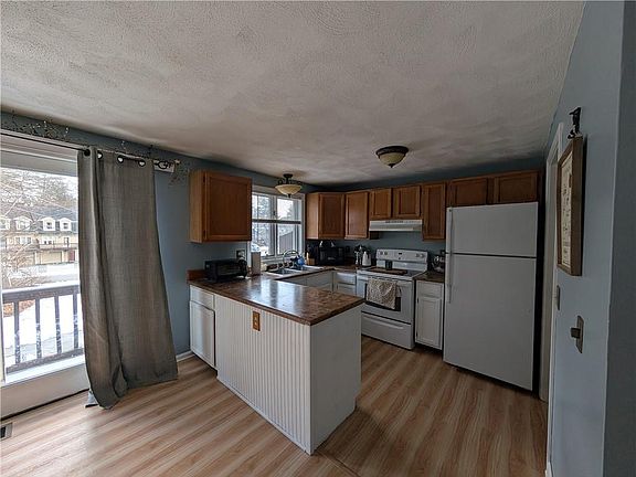 2nd image of 73 Sanwood Dr