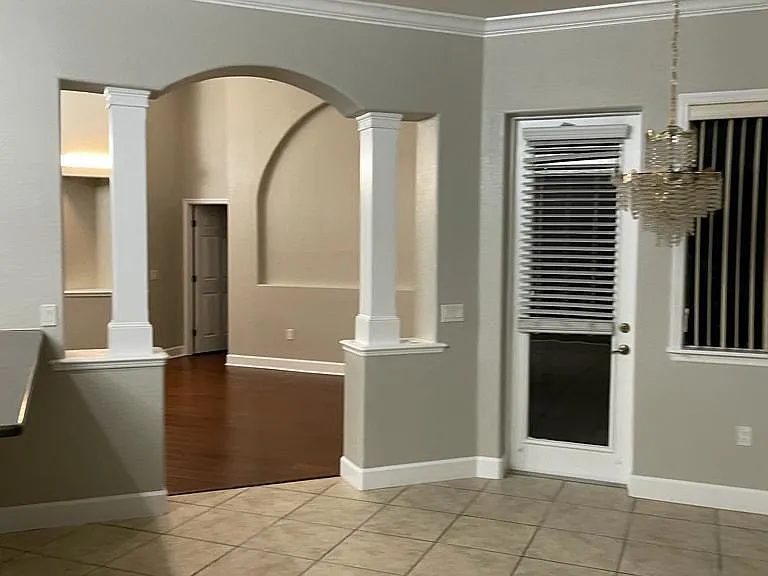 5667 Vintage View Ave — Photo 18
