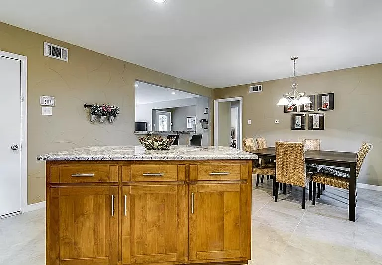 7114 Rutgers Dr — Photo 3