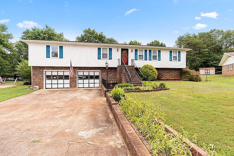1st image of 7 Riverwood Ct