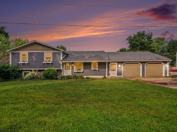 15415 Simmons Ave NE, Cedar Springs, MI 49319