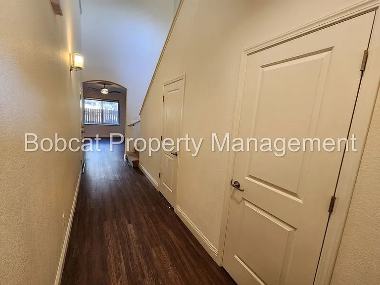 1234 Saltern Dr — Photo 2