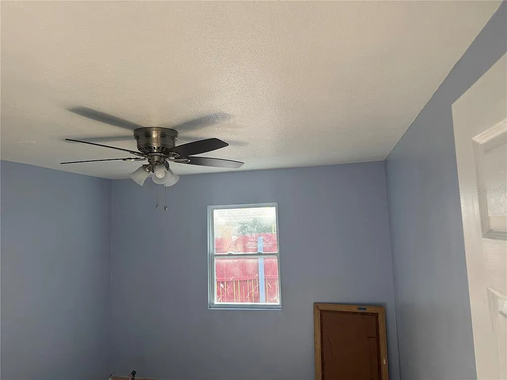 3 bed, 2.0 bath, 1714 sqft, $2,500 — Photo 4