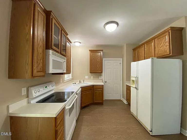 305 Amaryllis Way — Photo 4