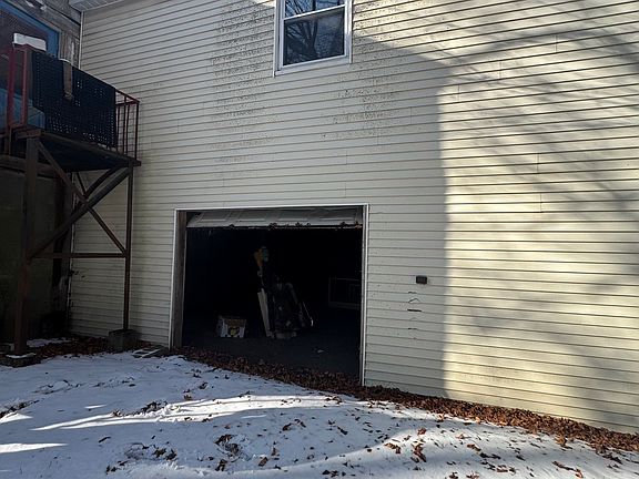 5th image of 54 Commercial St
