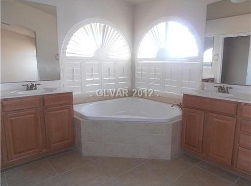 5th image of 3781 Via Di Girolamo Ave