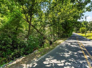 742 Hiawassee Ave, Black Mountain, NC 28711