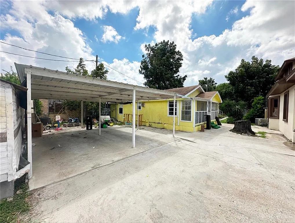 3 bed, 1.0 bath, 5717 sqft, $800 — Photo 3