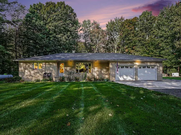 8023 S 56th Ave, Montague, MI 49437