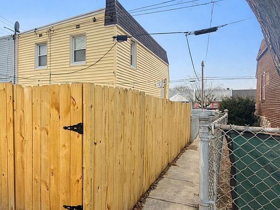 4th image of 119 Chadwick Ave