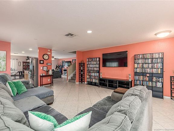 5th image of 1955 SW Newport Isles Blvd
