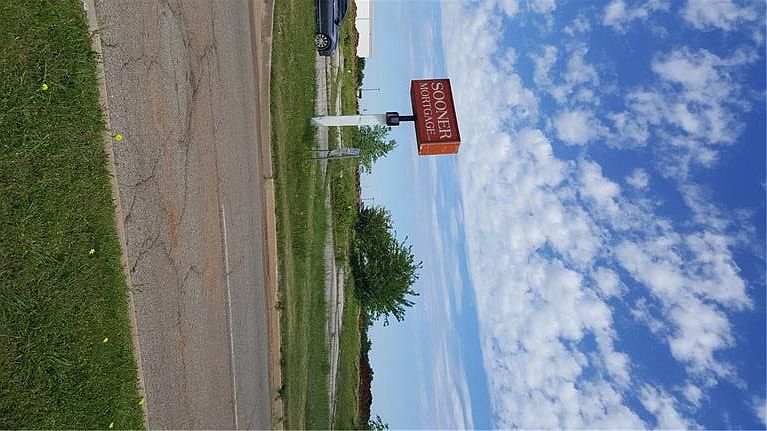 1st image of 1225 SE 66th St