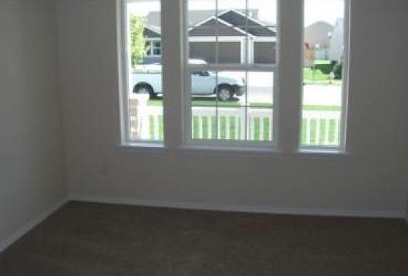 4th image of 43 Amanda Dr