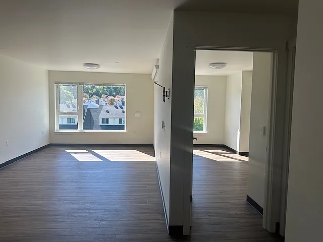 Nichols Court Apartments — Photo 32