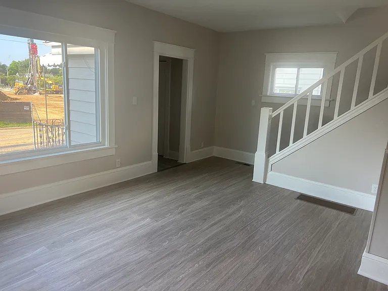 893 Battles Ave — Photo 5