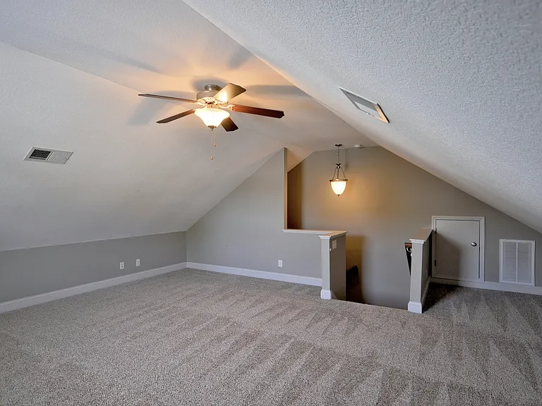 404 Leslie Wood Dr — Photo 37