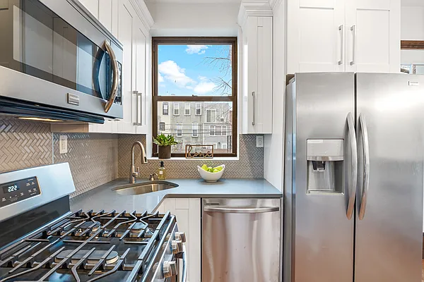 Sold by Bedford Brownstone Realty | media 24